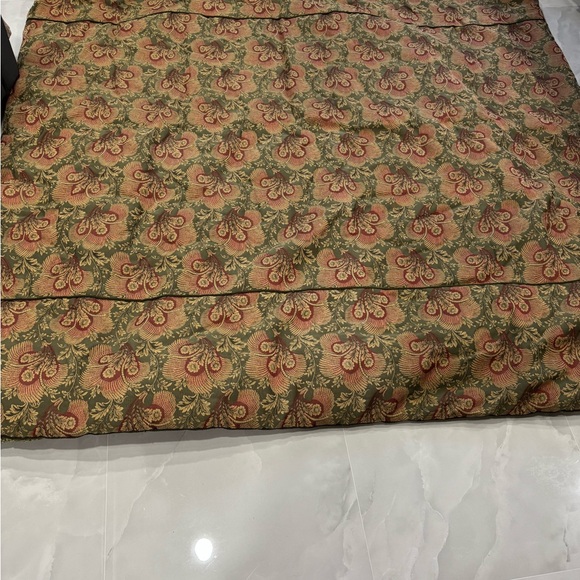 Rose Tree Green and Red Floral Queen Size Comforter